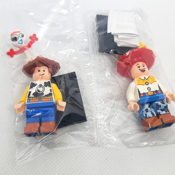 Disney Toy Story Woody and Daisy custom lego M22 - Picture 1 of 4